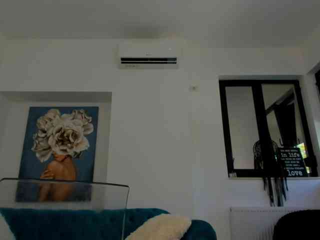 NicolleLexxy