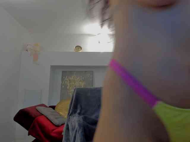 NicolleLexxy