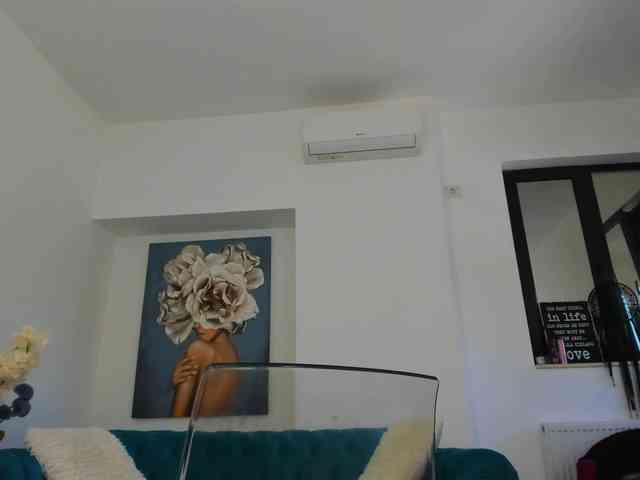 NicolleLexxy
