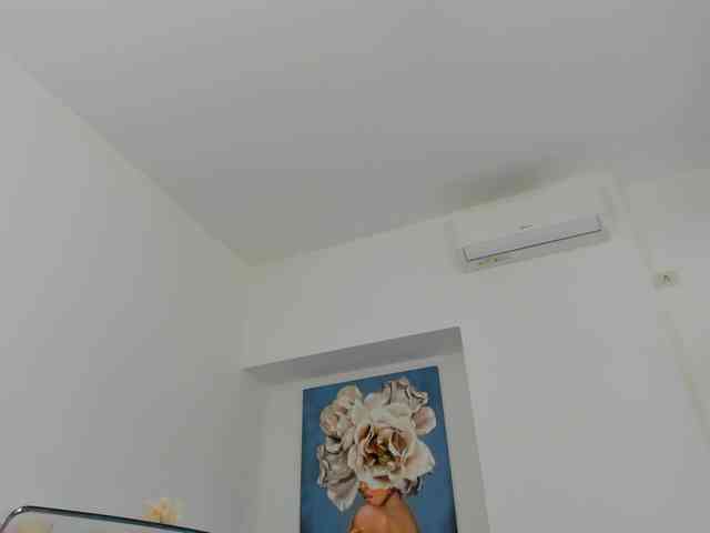 NicolleLexxy webcam