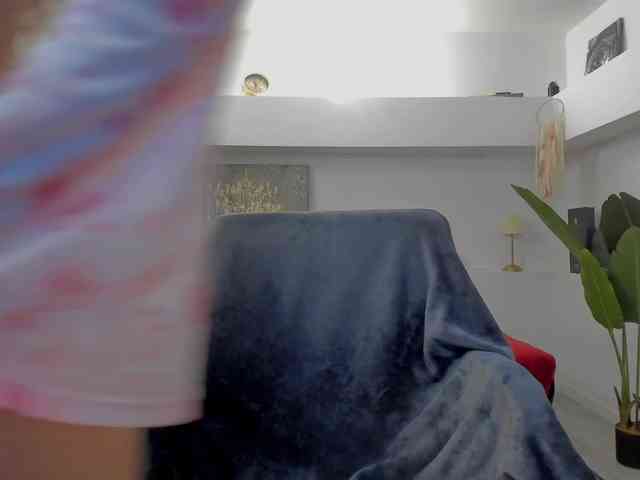 NicolleLexxy