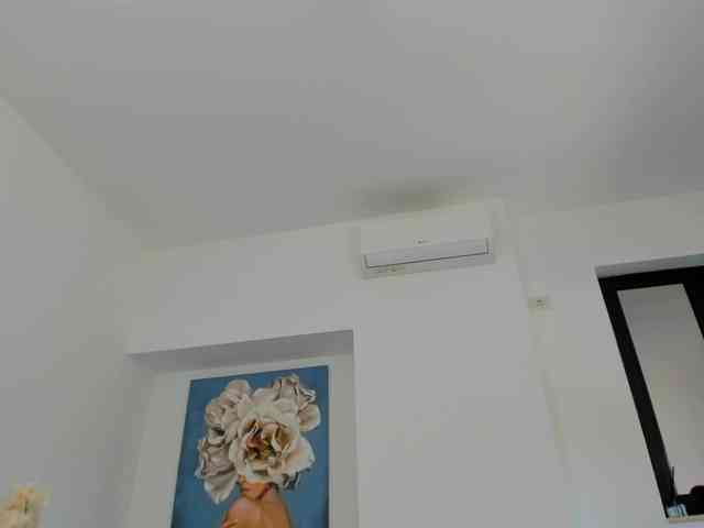 NicolleLexxy webcam