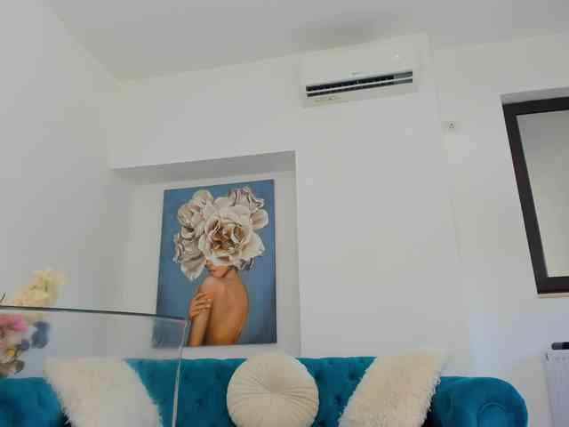 NicolleLexxy webcam