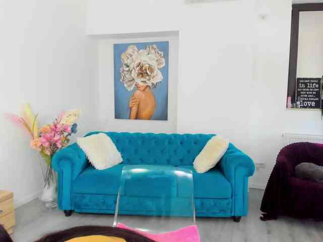 NicolleLexxy webcam