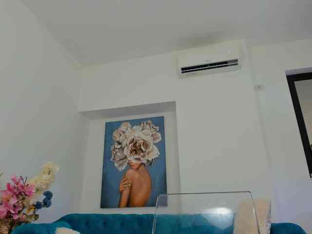 NicolleLexxy webcam