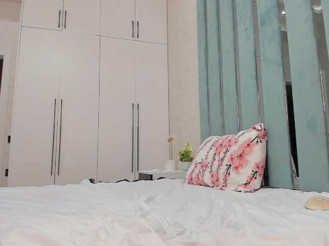 Vinelala live webcam show