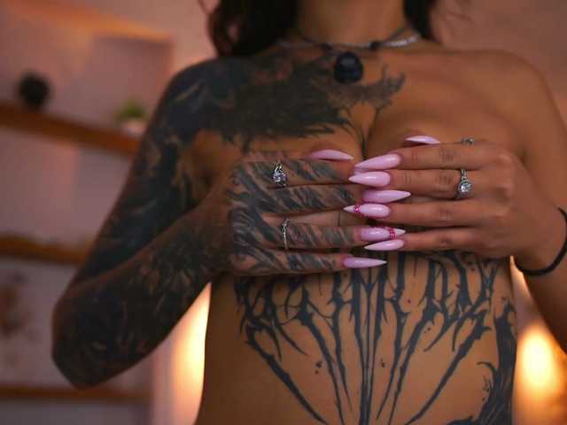 RosaInk live cam on BongaCams