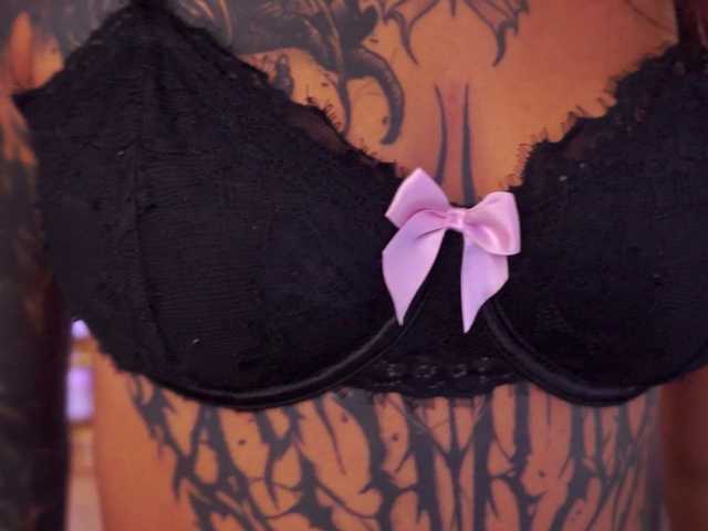 RosaInk live webcam show