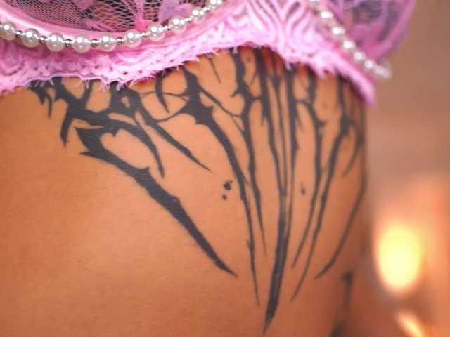RosaInk live cam on BongaCams