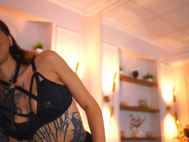 RosaInk, live now on BongaCams