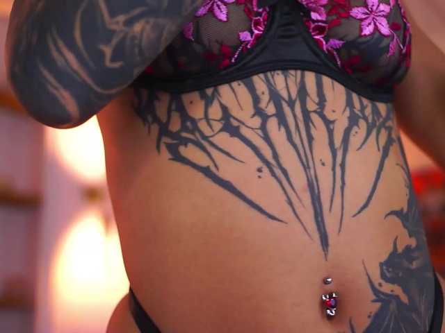 RosaInk live cam on BongaCams