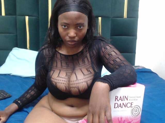 BlackHoleMari live cam on