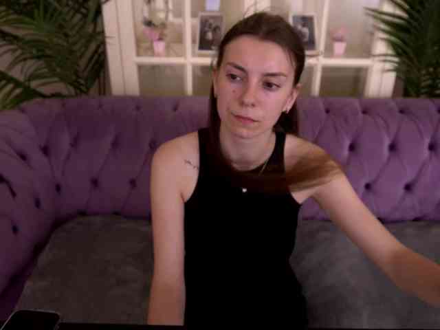 NicoleInfinity webcam