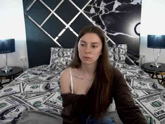 NicoleInfinity webcam