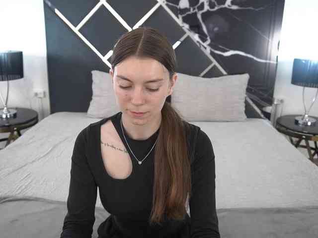 NicoleInfinity webcam
