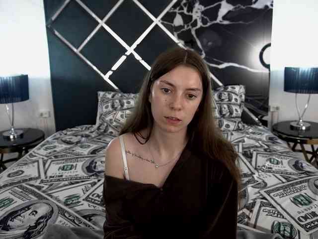 NicoleInfinity webcam
