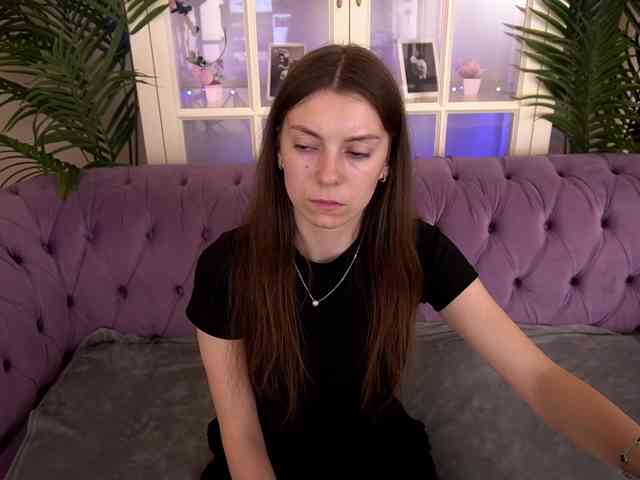 NicoleInfinity webcam