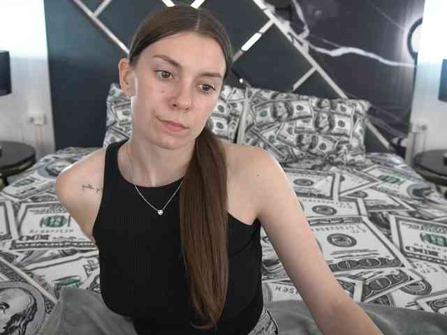 NicoleInfinity webcam