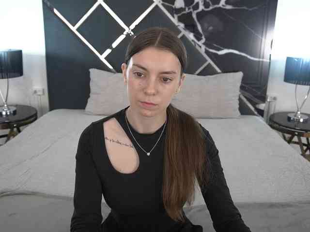 NicoleInfinity webcam