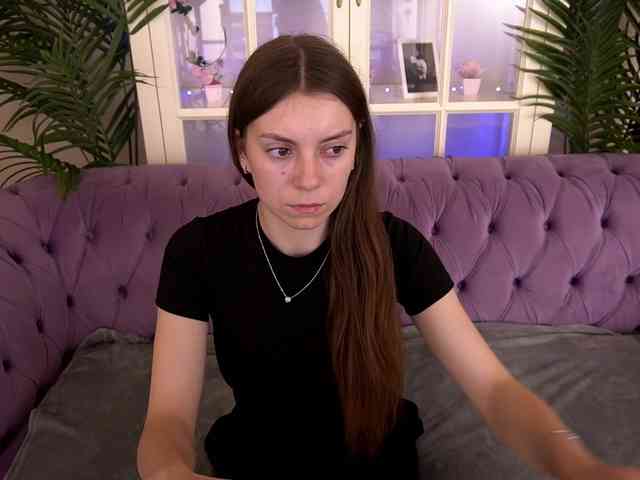 NicoleInfinity webcam