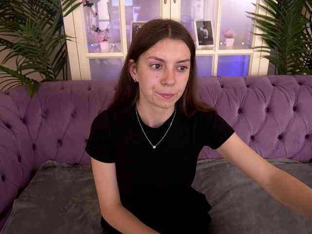 NicoleInfinity webcam