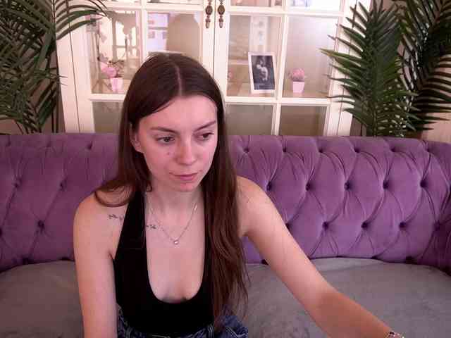 NicoleInfinity webcam