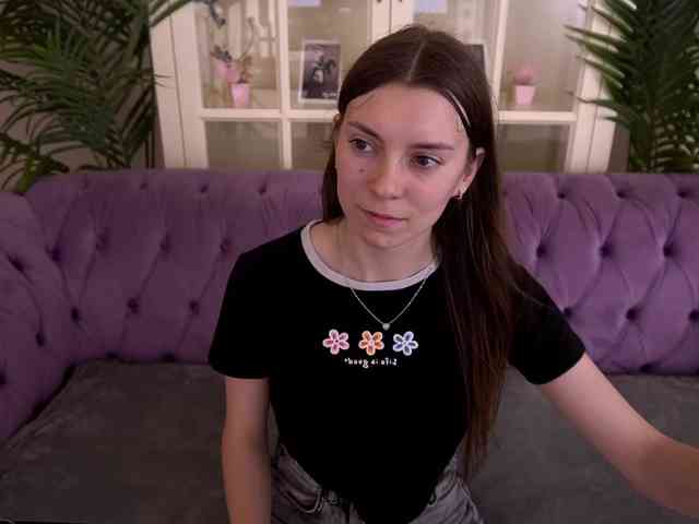 NicoleInfinity webcam