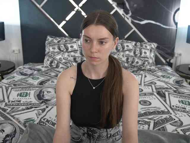NicoleInfinity webcam