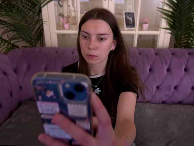 NicoleInfinity webcam