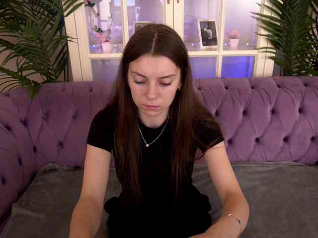 NicoleInfinity webcam