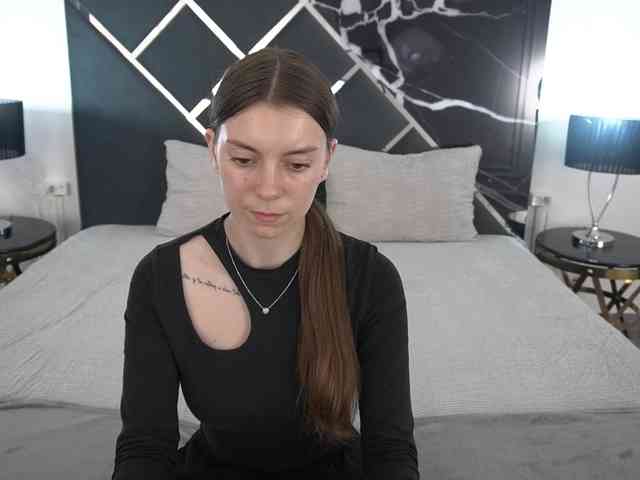 NicoleInfinity webcam