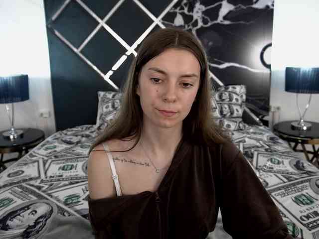 NicoleInfinity webcam