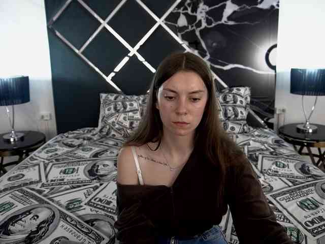 NicoleInfinity webcam