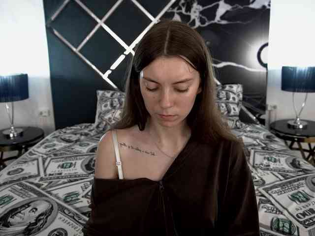 NicoleInfinity webcam