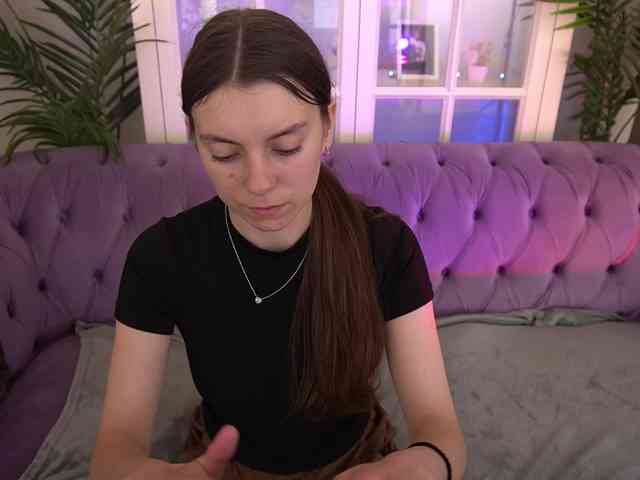 NicoleInfinity webcam