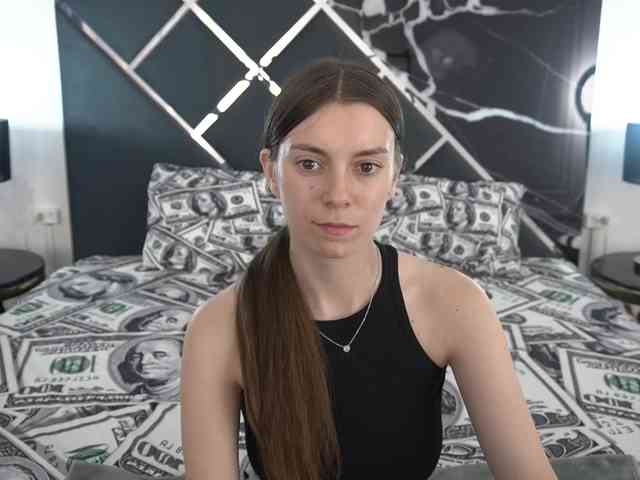 NicoleInfinity webcam