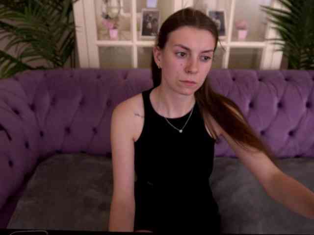 NicoleInfinity webcam