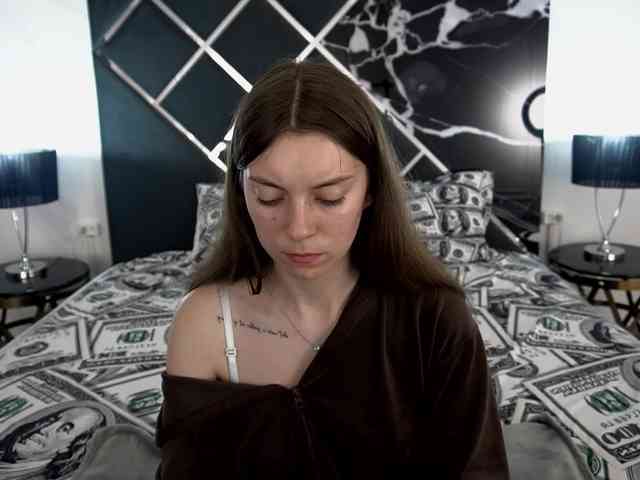 NicoleInfinity webcam