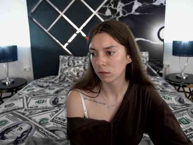 NicoleInfinity webcam