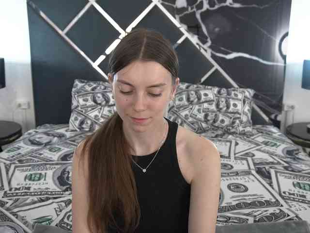 NicoleInfinity webcam
