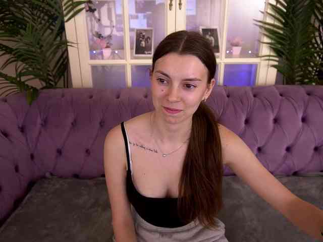 NicoleInfinity webcam