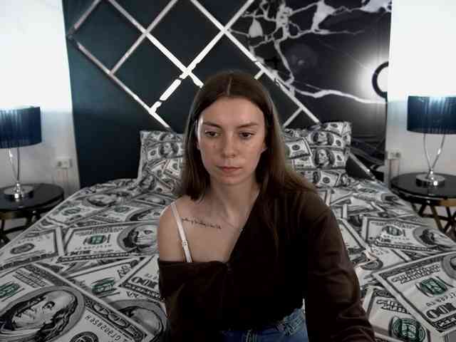 NicoleInfinity webcam