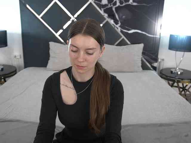 NicoleInfinity webcam