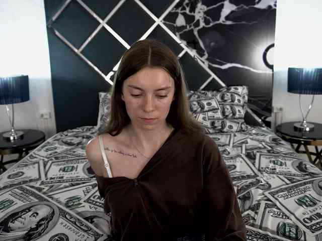 NicoleInfinity webcam