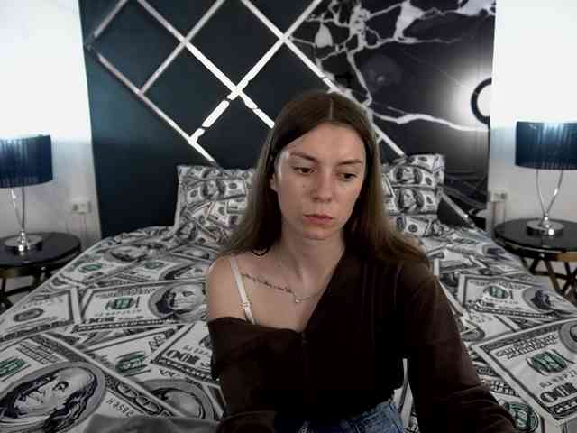 NicoleInfinity webcam