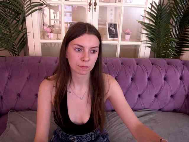 NicoleInfinity webcam