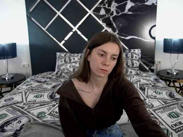 NicoleInfinity webcam