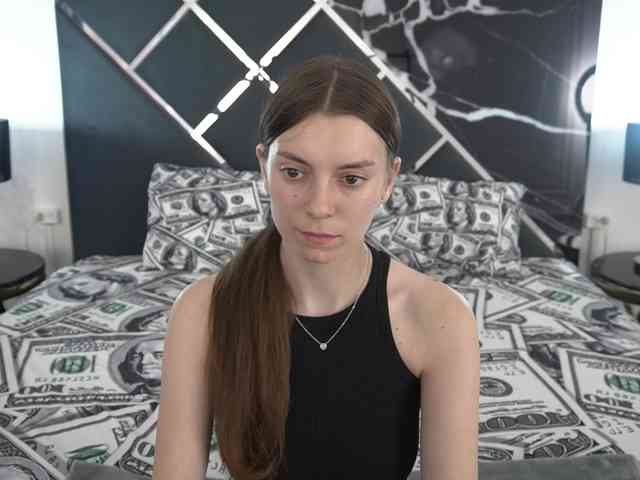 NicoleInfinity webcam