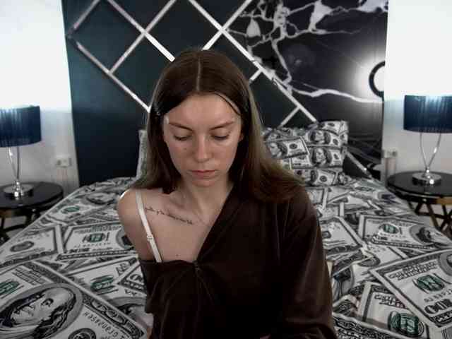 NicoleInfinity webcam