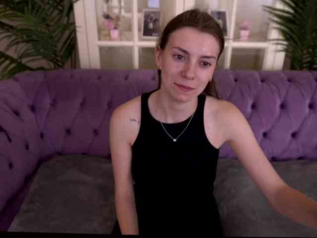 NicoleInfinity webcam